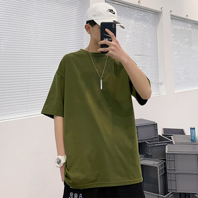 Suvine tavaline ovaalse kaelusega T-särgi mudel