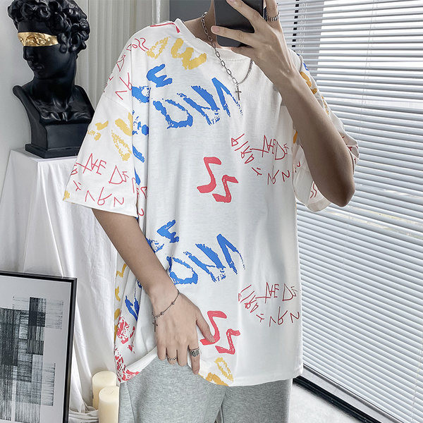 Καλοκαιρινό μπλουζάκι με πολύχρωμες επιγραφές