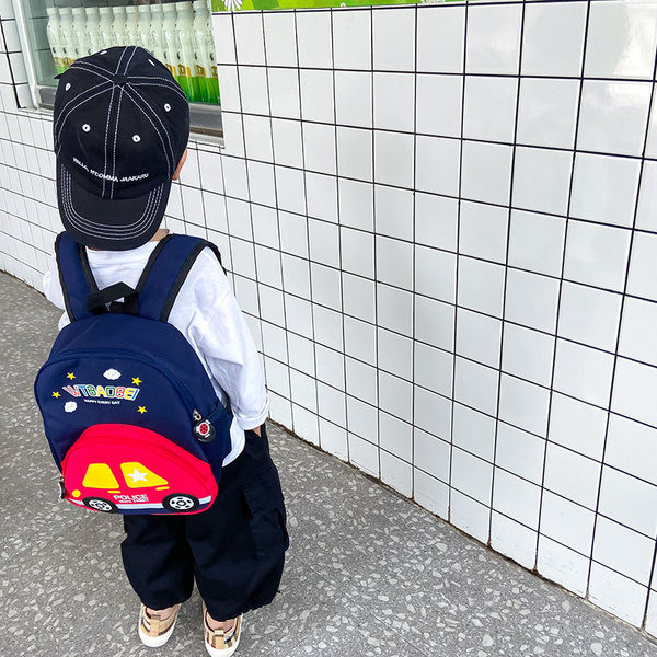 Moderan dječji ruksak s aplikacijom za dječake