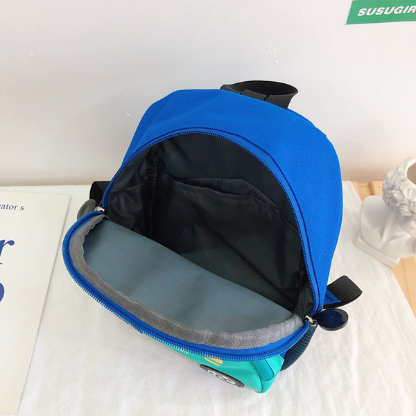 Moderan dječji ruksak s aplikacijom za dječake