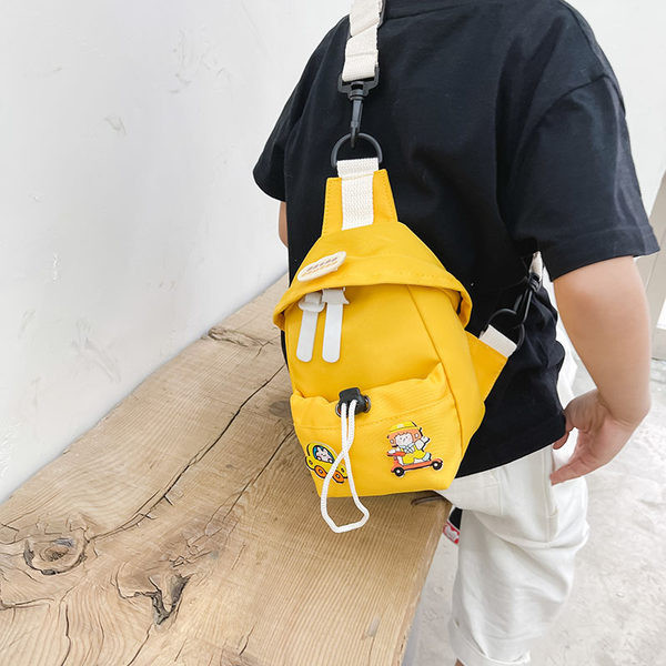 Kaasaegne tõmbluku ja 3D elemendiga lastekott