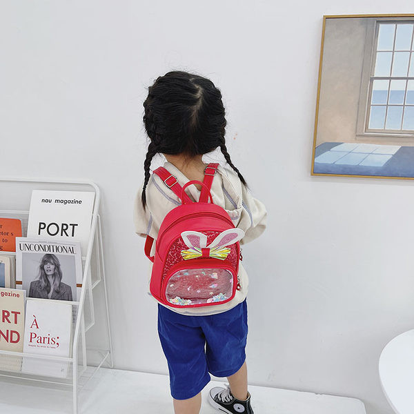 Κομψό παιδικό σακίδιο με τρισδιάστατα στοιχεία