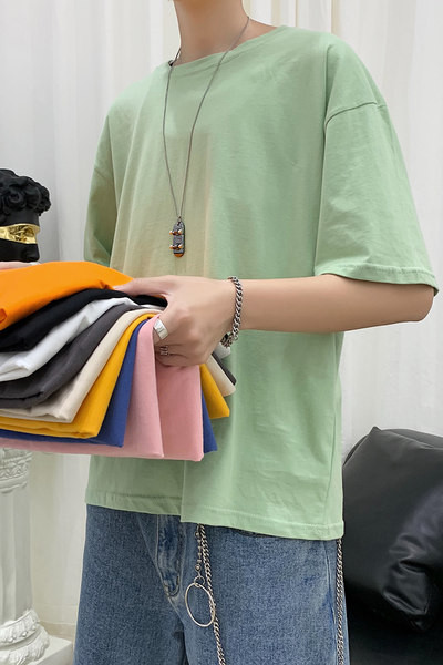 Puuvillane ühevärviline T-särk tavaline mudel