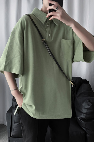 Suvine lai pluus klassikalise krae ja taskuga