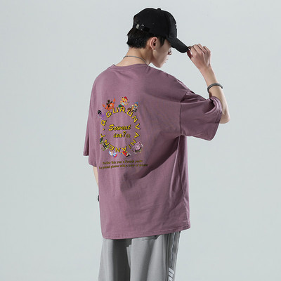 Meeste T-särk kirjaga vaba mudel