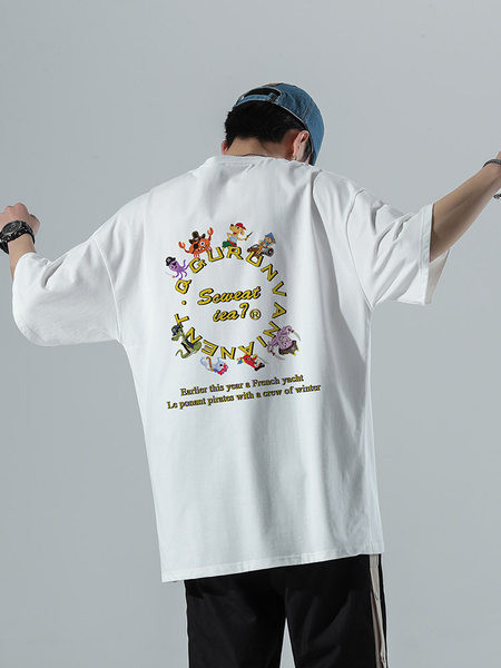 Meeste T-särk kirjaga vaba mudel