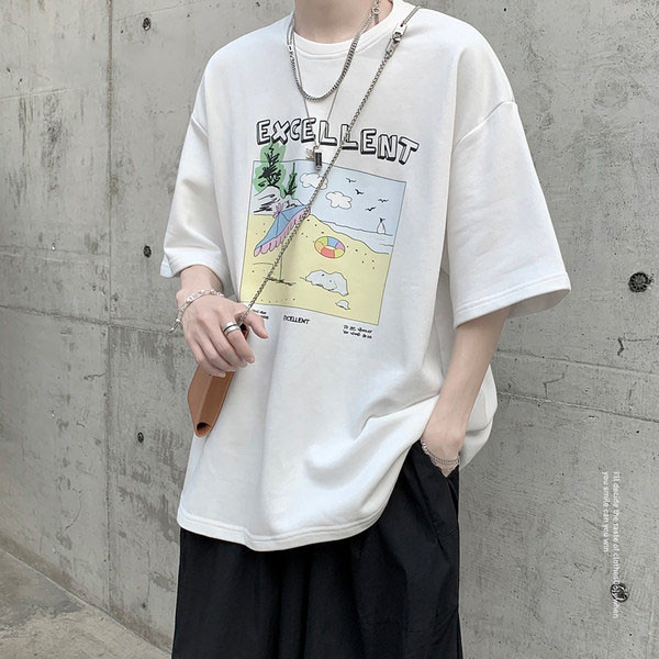 Casual T-särgi lai aplikatsiooniga mudel