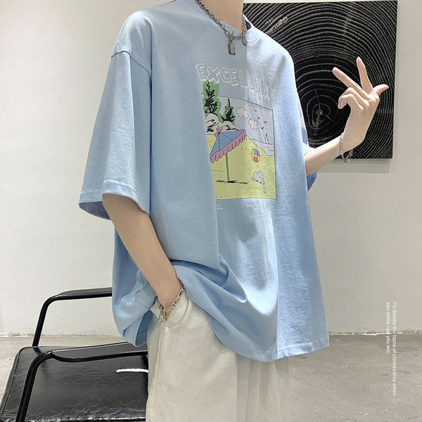 Casual T-särgi lai aplikatsiooniga mudel