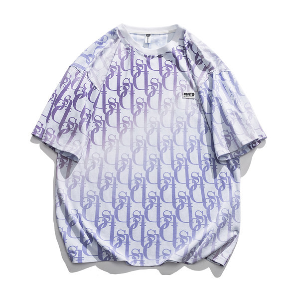 Lühikeste varrukate ja ümara kaelusega meeste T-särk