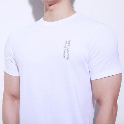 Meeste pealdistega spordit-särk