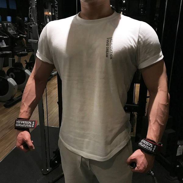 Meeste pealdistega spordit-särk