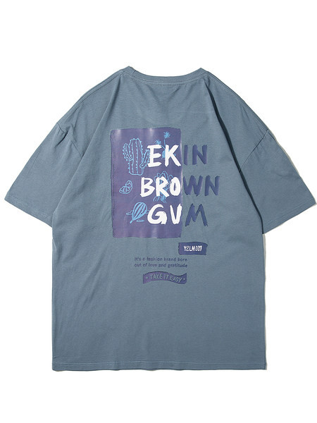 Meeste aplikatsiooni ja lühikeste varrukatega t-särk