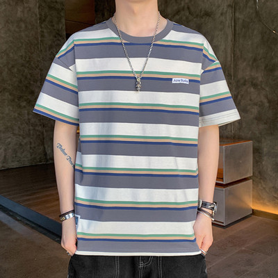 Meeste triibuline T-särk ovaalse kaelusega ja 3/4 varrukatega