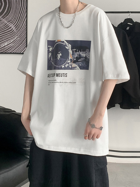 Ανδρικό μπλουζάκι με τύπωμα και κοντά μανίκια