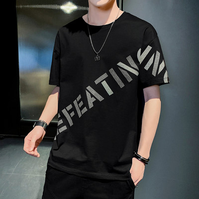 Καλοκαιρινό μπλουζάκι νέου μοντέλου με κοντά μανίκια και απλικέ