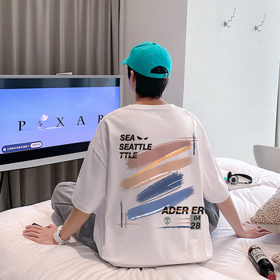 Ανδρικό φαρδύ μπλουζάκι με διάφορες εφαρμογές και 3/4 μανίκια