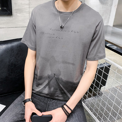 Ανδρικό καλοκαιρινό μπλουζάκι με απλικέ και κοντά μανίκια