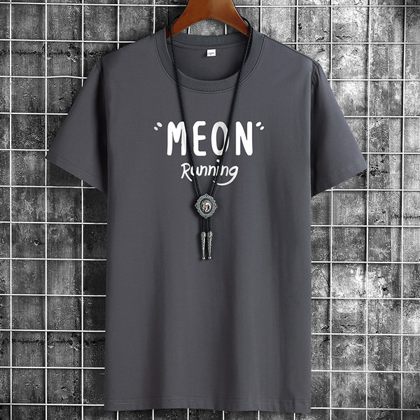 Suvine aplikatsiooni ja lühikeste varrukatega meeste T-särk