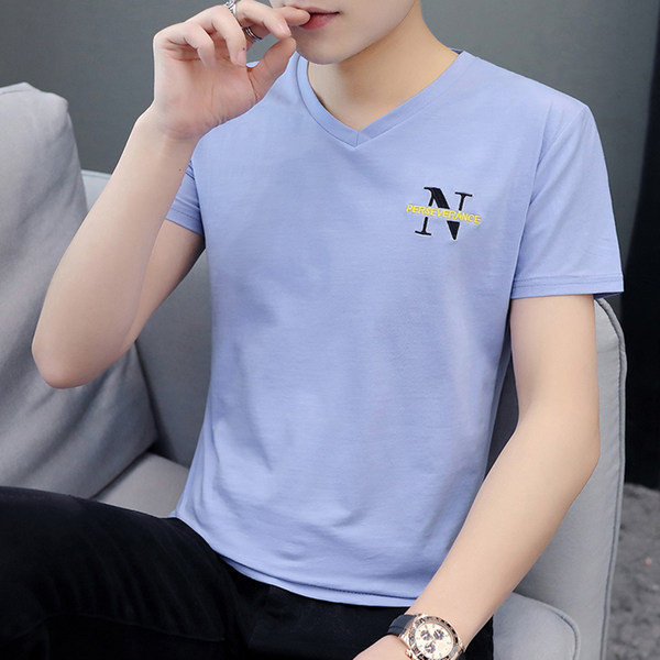 Meeste V-kaelusega T-särk. 3/4 varrukas ja kiri