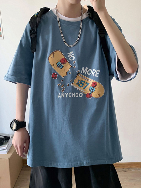 Широка тениска с апликация и къс ръкав