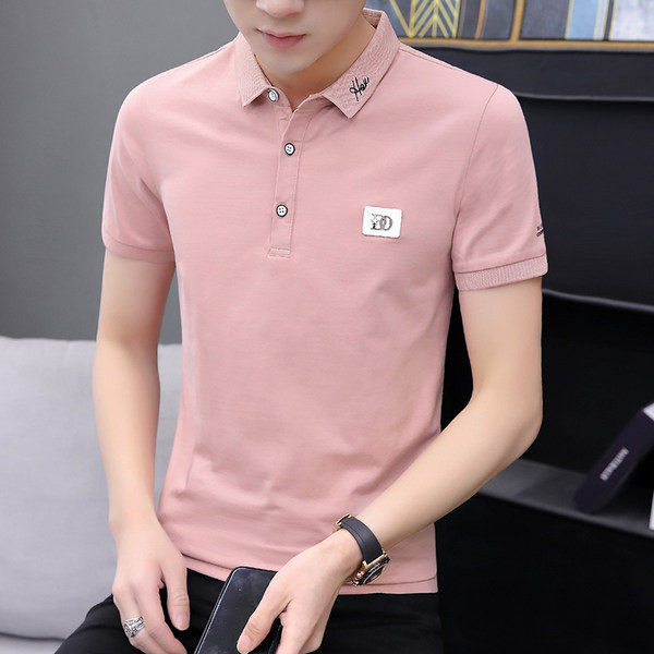 Klassikalise krae ja embleemiga vabaaja meeste pluus