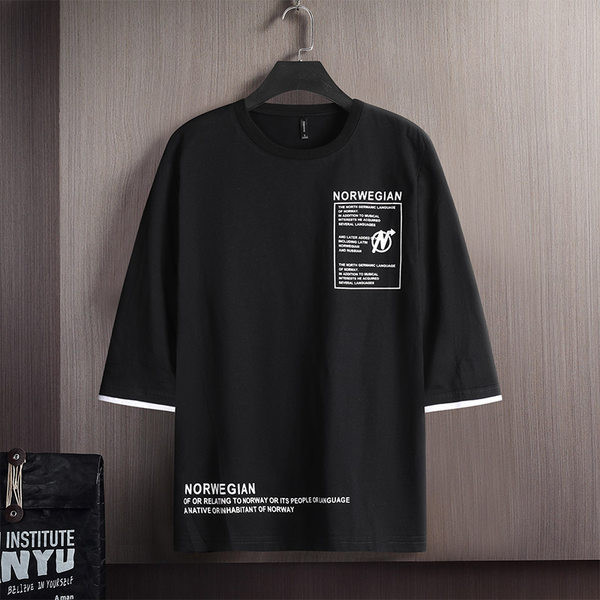 Meeste aplikatsiooni ja lühikeste varrukatega t-särk