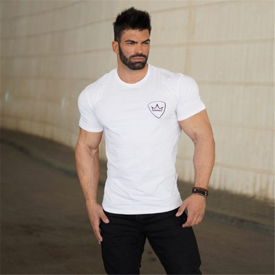 Sportlik puuvillane trükiga T-särk meestele