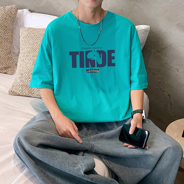 Ležerna ljetna majica s natpisom i kratkim rukavima