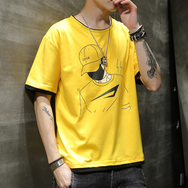 Aplikatsiooni ja lühikeste varrukatega vabaaja meeste T-särk - lai mudel