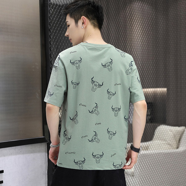 Suvine aplikatsiooni ja 3/4 varrukatega meeste T-särk