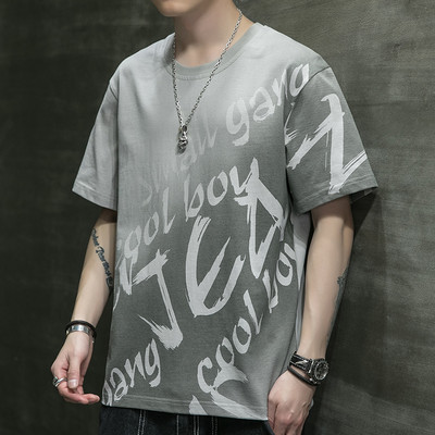 Lühikeste varrukatega ja sillerdavate värvidega meeste T-särk