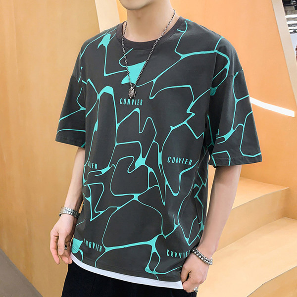 Ежедневна мъжка тениска с овално деколте и къс ръкав - широк модел