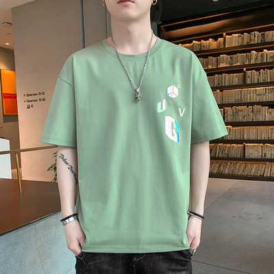 Мъжка тениска с апликация на гърба и овално деколте