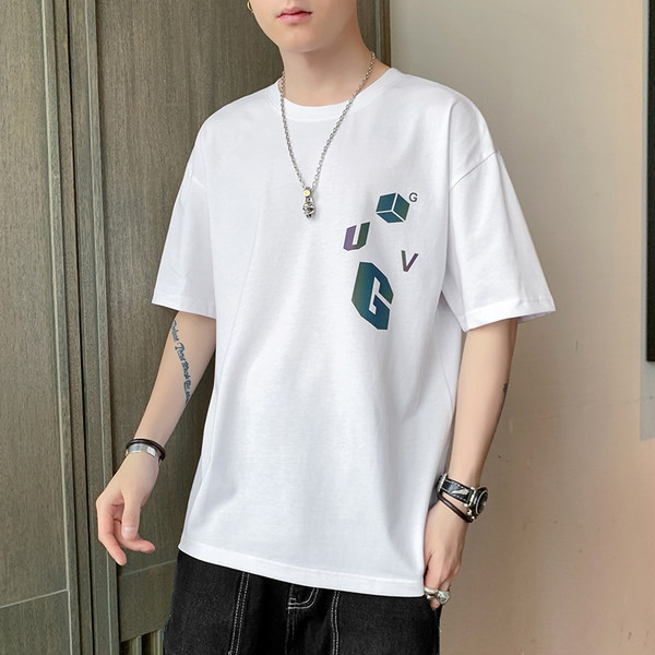 Мъжка тениска с апликация на гърба и овално деколте