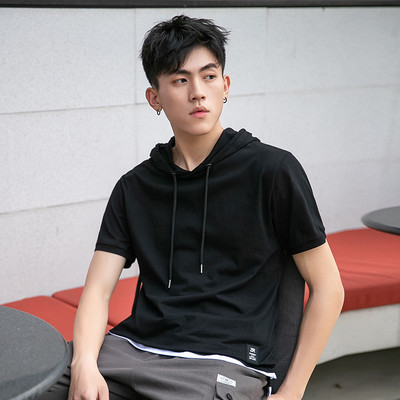 Ανδρικό καλοκαιρινό μπλουζάκι με κουκούλα - μοντέλο