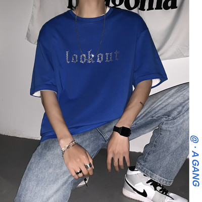 Lai kivikeste ja ovaalse kaelusega meeste T-särk