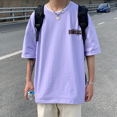 Lai kirjade ja ümara kaelusega T-särk - meestele