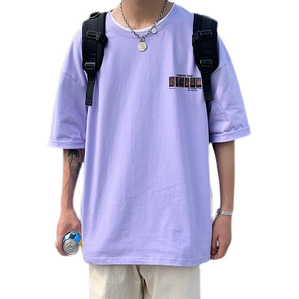 Lai kirjade ja ümara kaelusega T-särk - meestele