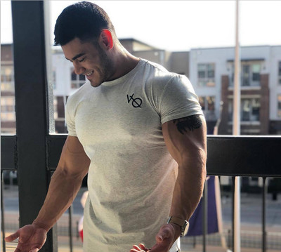 Μοντέρνο μπλουζάκι για άντρες