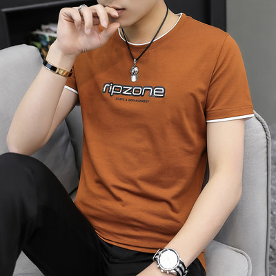 Ανδρικό μπλουζάκι με οβάλ λαιμόκοψη και επιγραφή σε διάφορα χρώματα