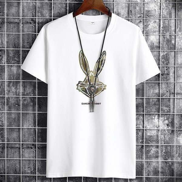 Meeste puuvillane jäneseaplikatsiooniga t-särk