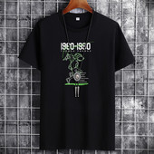 Värvilise aplikatsiooniga meeste t-särk