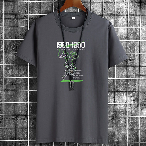 Värvilise aplikatsiooniga meeste t-särk