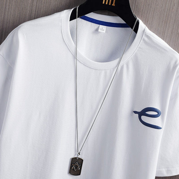 Meeste O-kaelusega ja lühikeste varrukatega T-särk