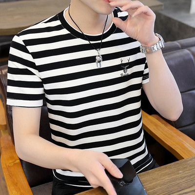 Meeste triibuline lühikeste varrukate ja tikandiga T-särk