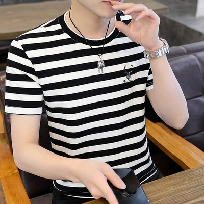 Meeste triibuline lühikeste varrukate ja tikandiga T-särk