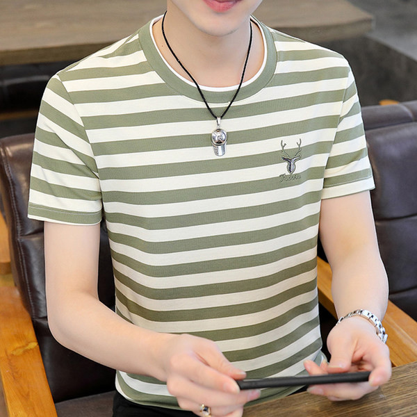 Meeste triibuline lühikeste varrukate ja tikandiga T-särk