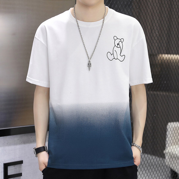 Lühikeste varrukatega ja voogavate värvidega meeste T-särk - ovaalse kaelusega