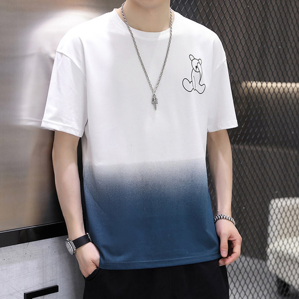 Lühikeste varrukatega ja voogavate värvidega meeste T-särk - ovaalse kaelusega