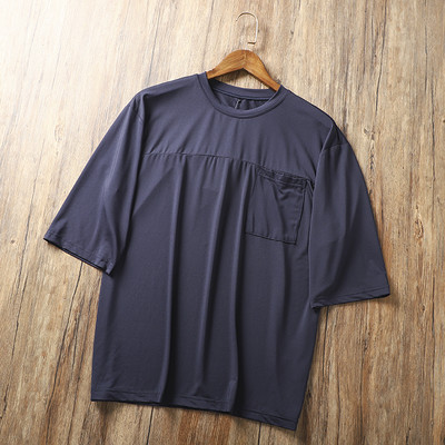 Sportlik vabaaja taskuga meeste T-särk